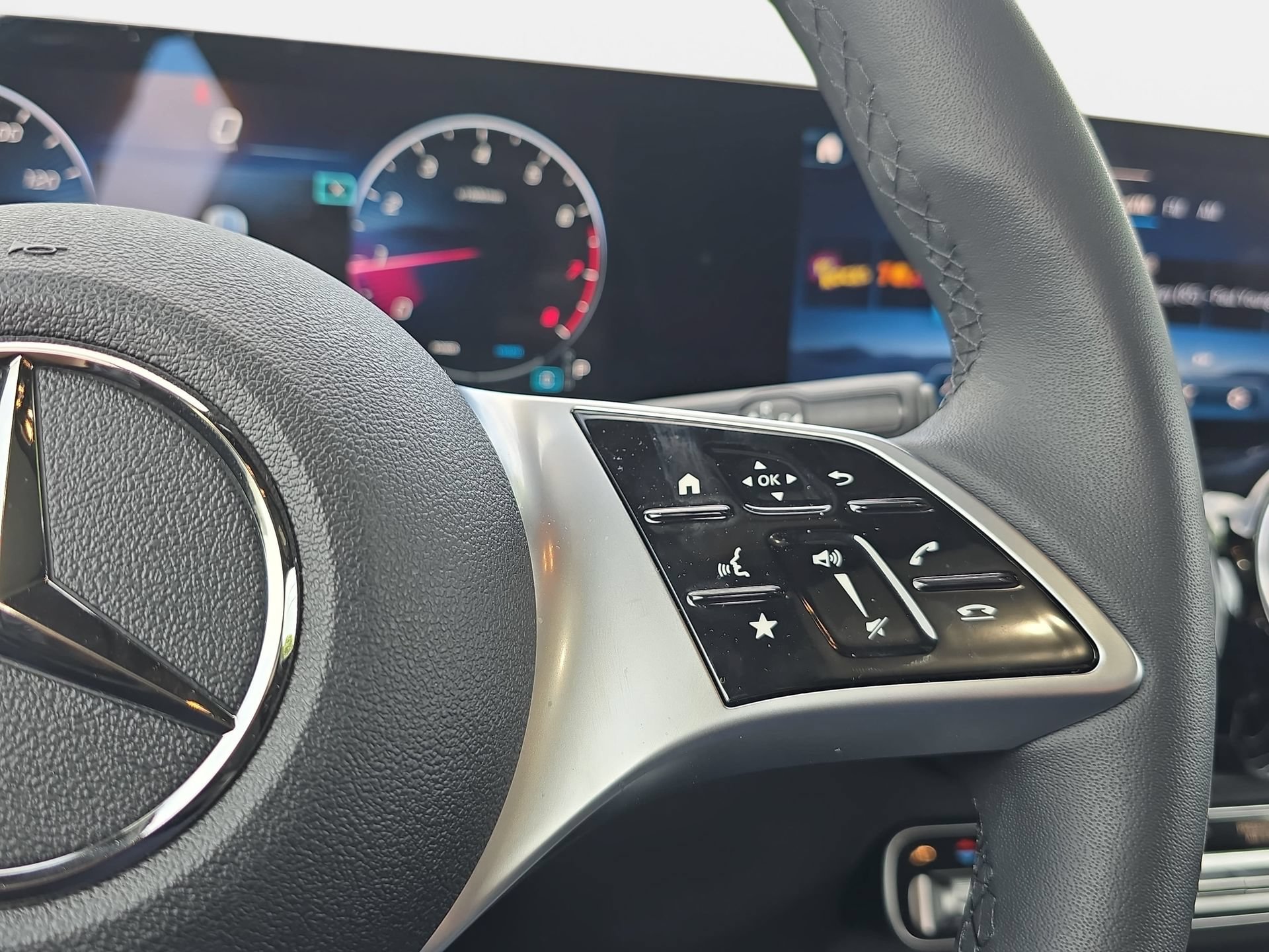 Used 2025 Mercedes-Benz GLB 250 image 18