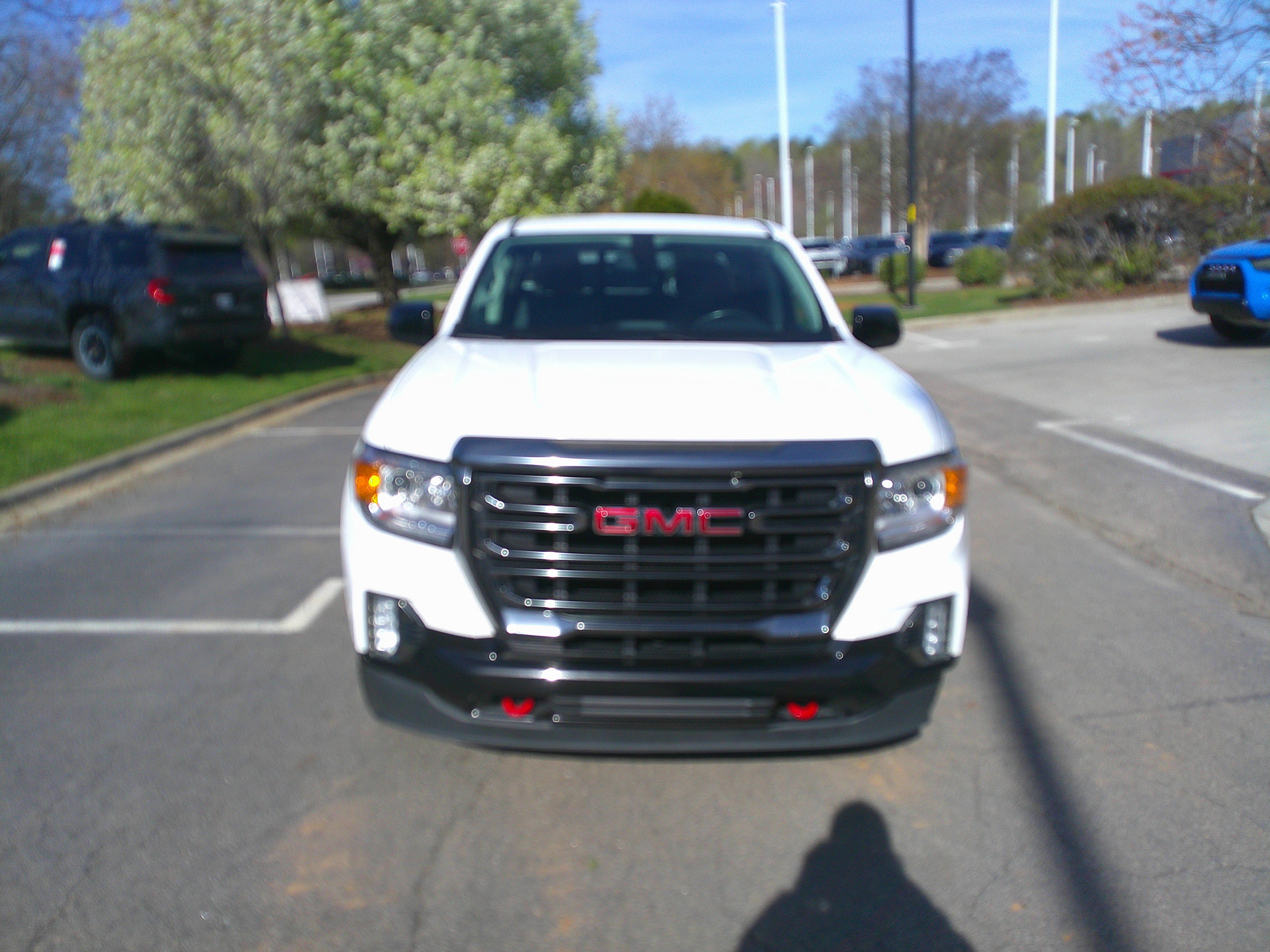 Used 2022 GMC Canyon AT4 image 3
