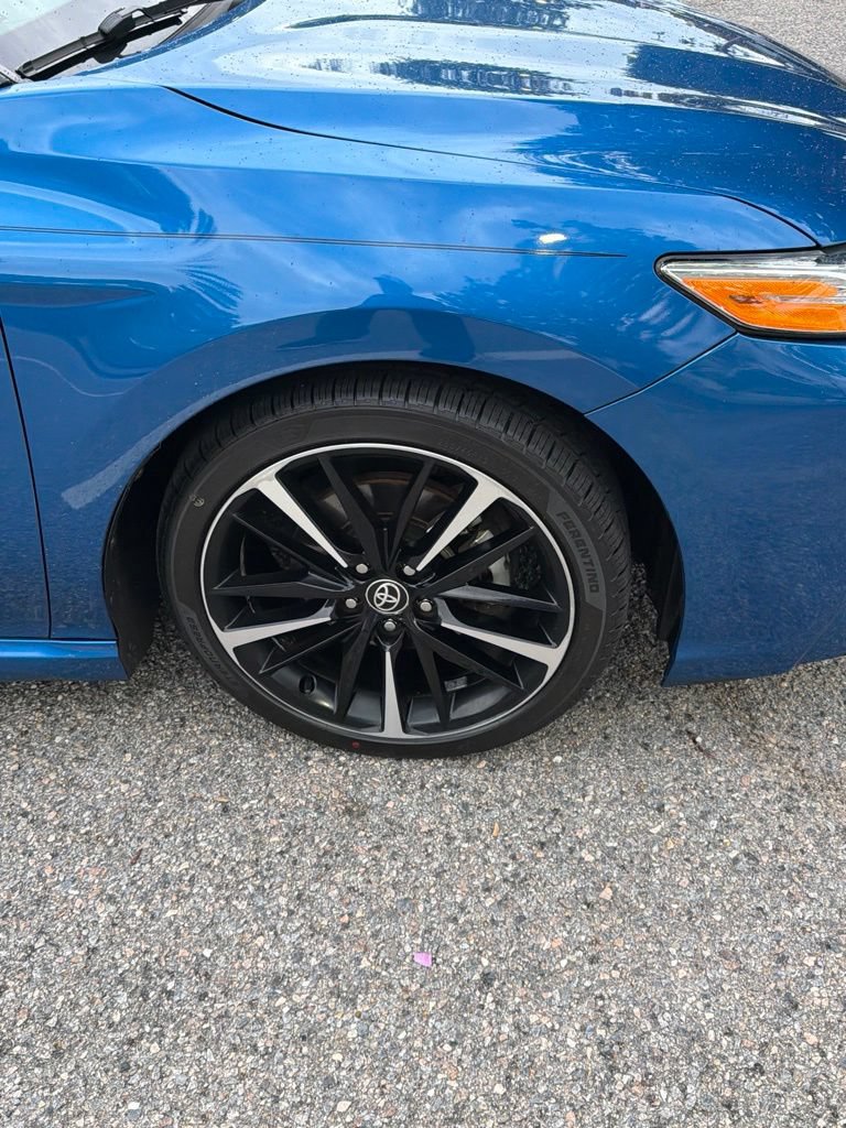 Used 2020 Toyota Camry XSE FWD image 5