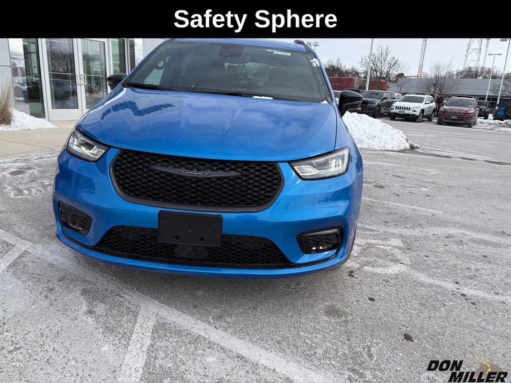 New 2026 Chrysler Pacifica Select w/ S Appearance Package image 2