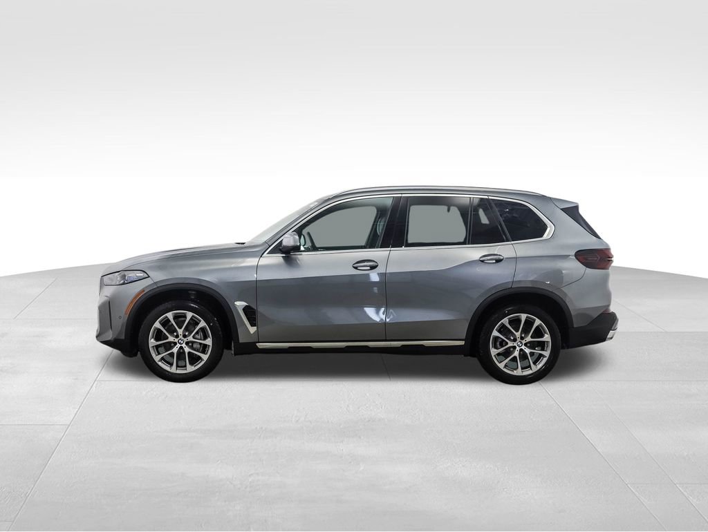 New 2026 BMW X5 xDrive40i w/ Executive Package image 2