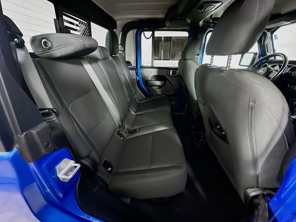 Used 2022 Jeep Gladiator Willys image 11