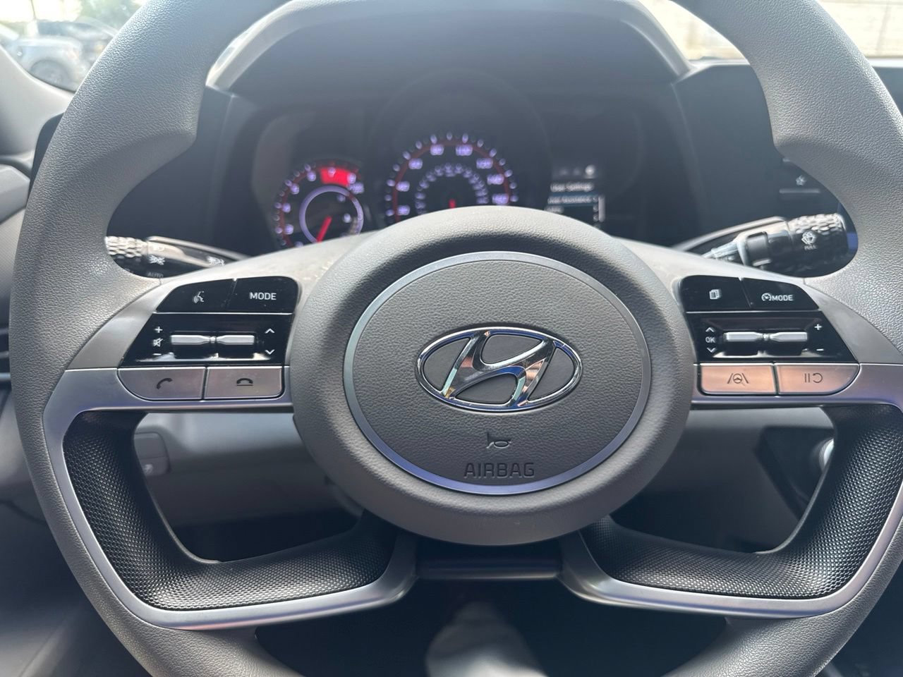 Used 2023 Hyundai Elantra SEL FWD image 9