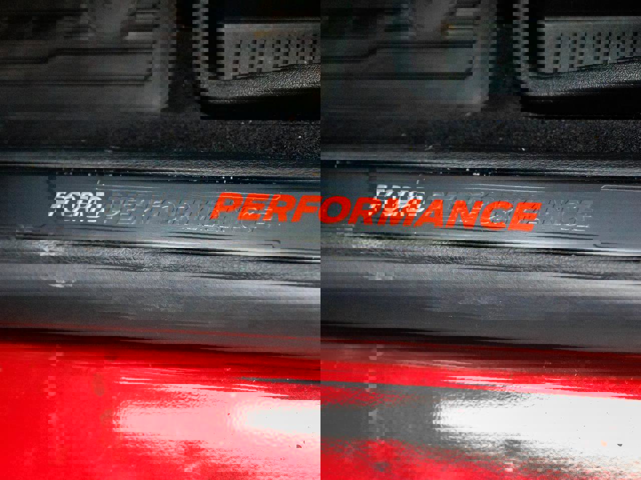 Used 2023 Ford Edge ST image 39