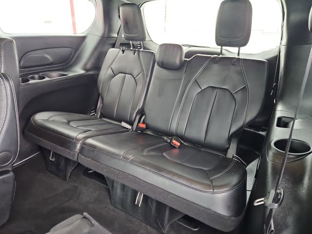 Used 2025 Chrysler Pacifica Select image 38