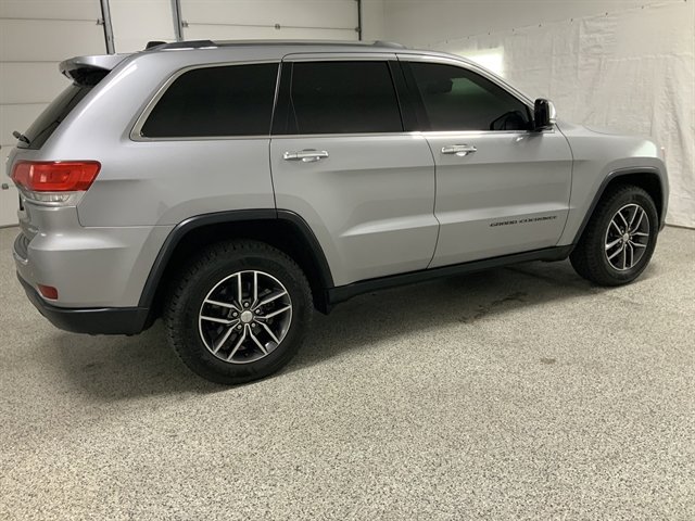 Used 2018 Jeep Grand Cherokee Limited AWD/4WD image 9