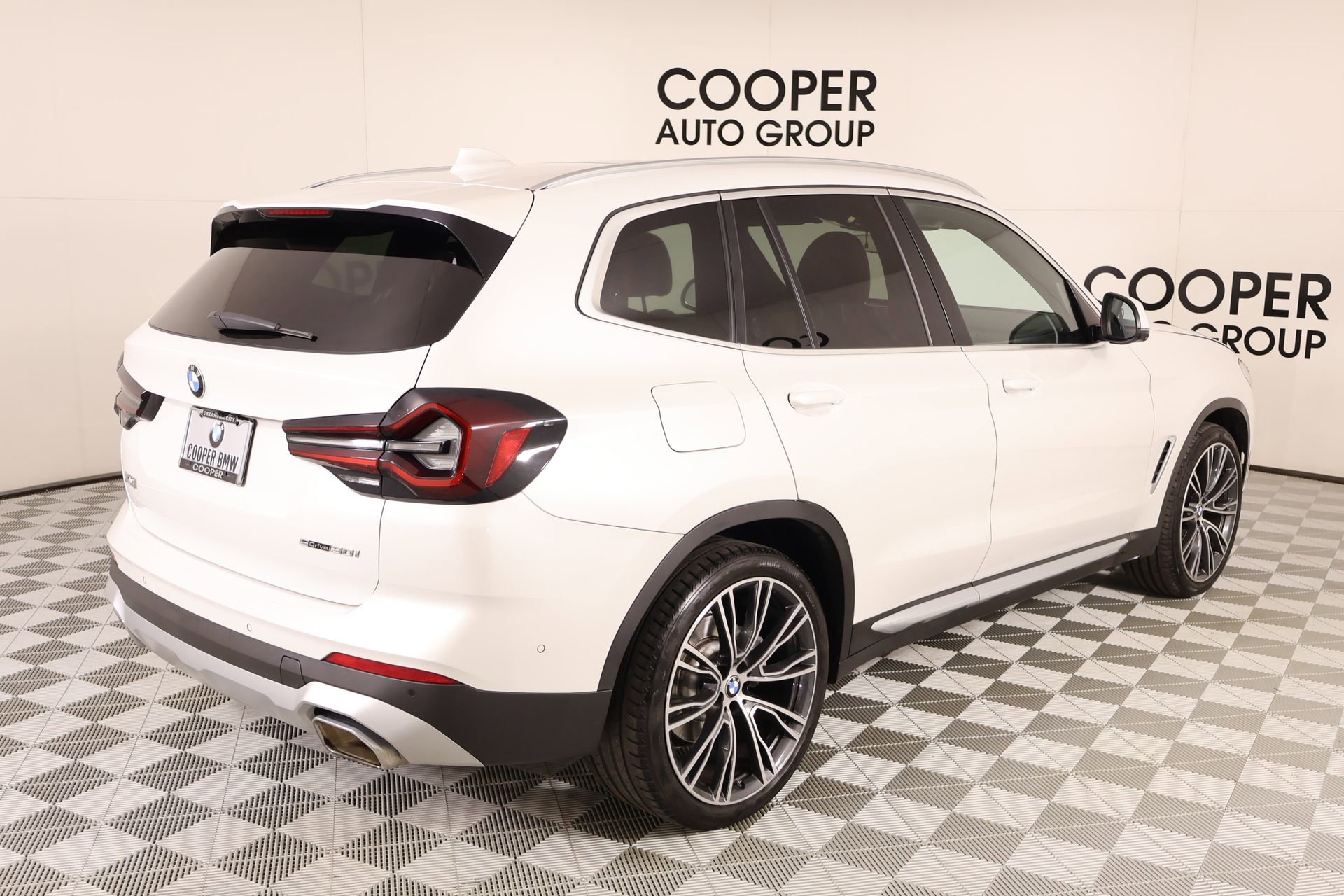 Used 2023 BMW X3 sDrive30i w/ Premium Package w/ZPA RWD image 22