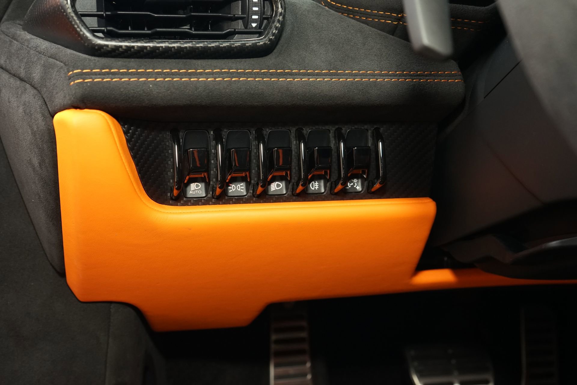 Used 2023 Lamborghini Huracan Tecnica image 24