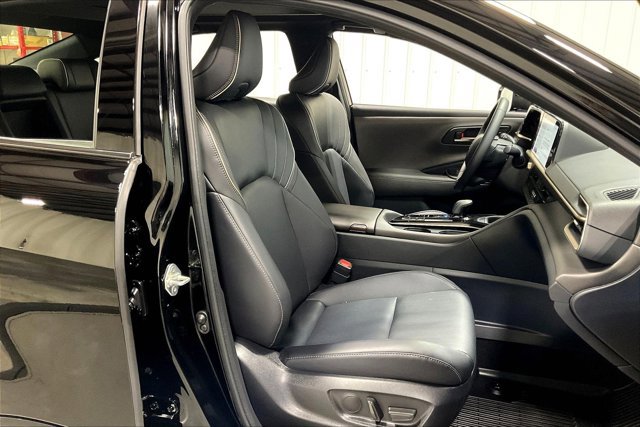 Used 2026 Toyota Crown Limited image 7