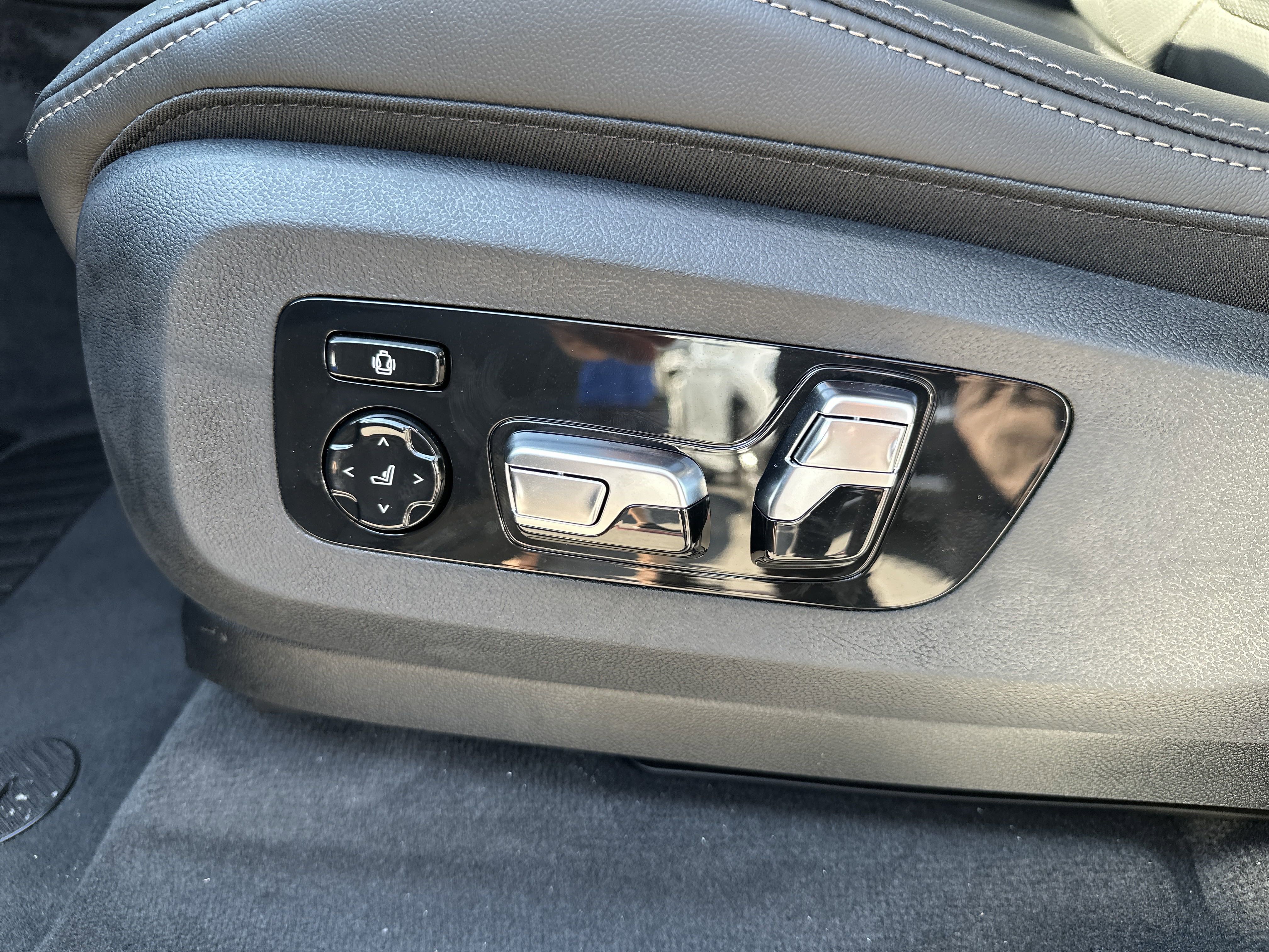 Used 2026 BMW X7 xDrive40i AWD/4WD image 23