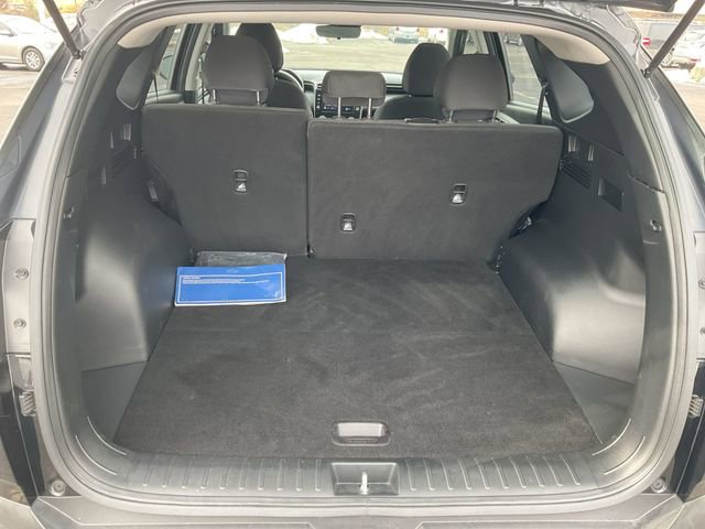 Used 2023 Hyundai Tucson SE image 30