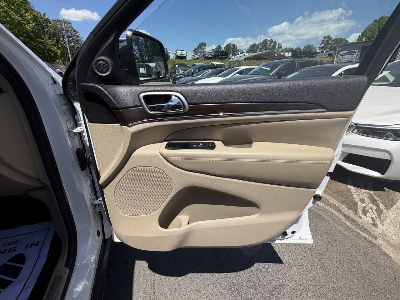 Used 2014 Jeep Grand Cherokee Limited RWD image 23