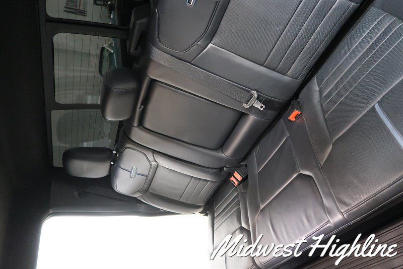 Used 2025 Ford F350 Platinum w/ FX4 Off-Road Package AWD/4WD image 39