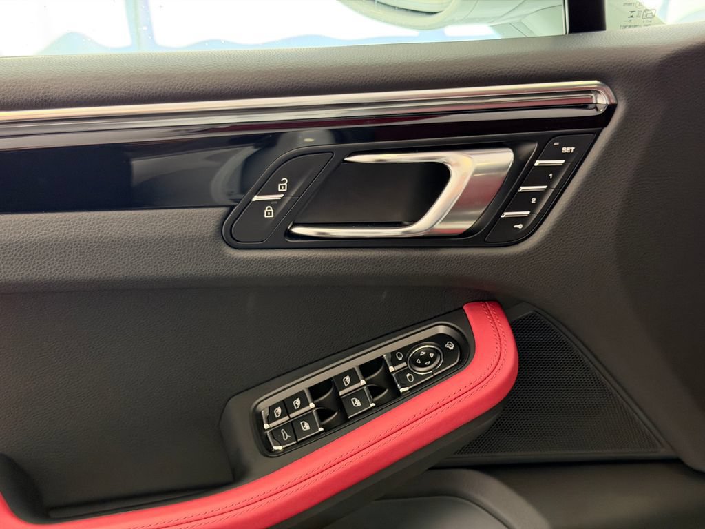 Certified 2026 Porsche Macan S AWD/4WD image 14