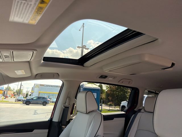 Used 2025 Honda Odyssey Touring image 25
