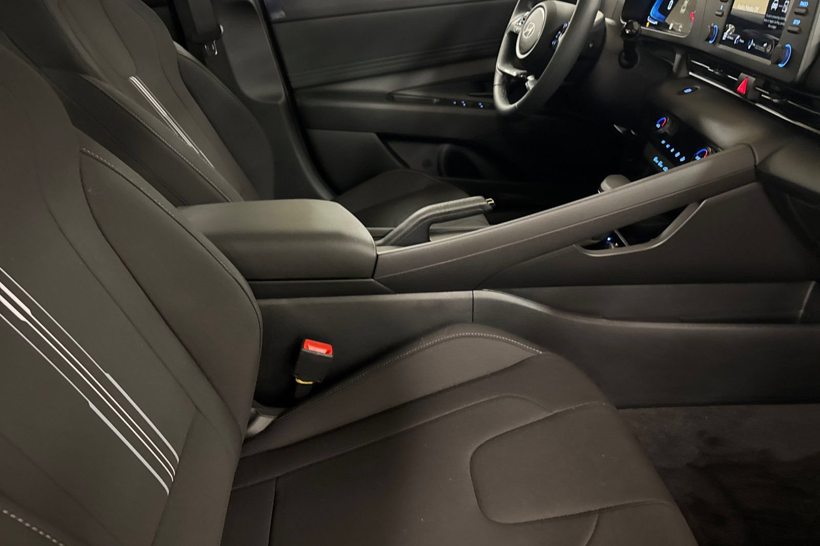 New 2026 Hyundai Elantra Sport FWD image 15