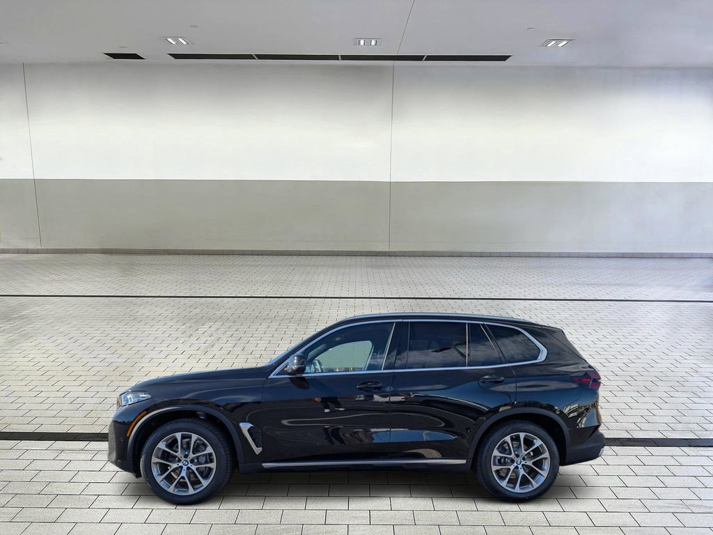 Used 2026 BMW X5 xDrive40i w/ Premium Package AWD/4WD image 4
