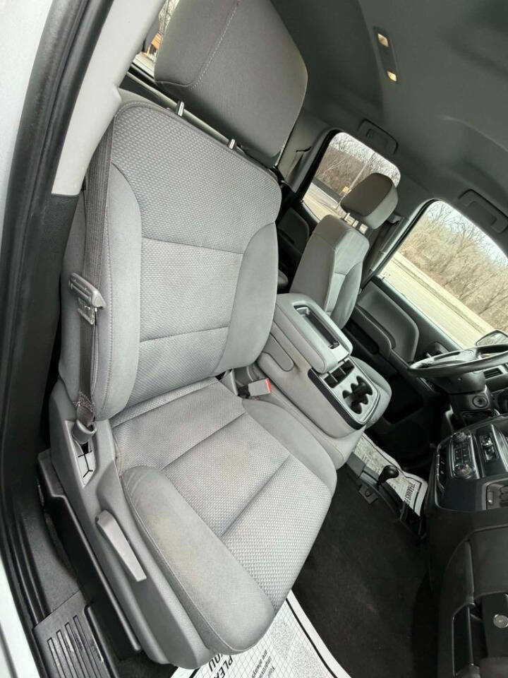 Used 2016 Chevrolet Silverado 1500 Custom w/ Custom Convenience Package AWD/4WD image 12