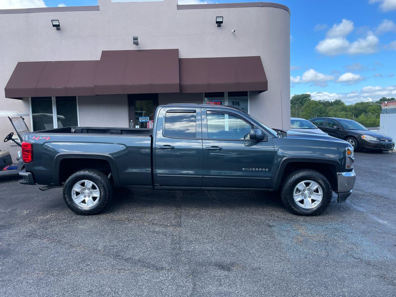 Used 2019 Chevrolet Silverado 1500 LT AWD/4WD image 5