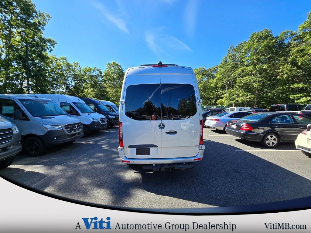 Used 2024 Mercedes-Benz Sprinter 2500 image 7
