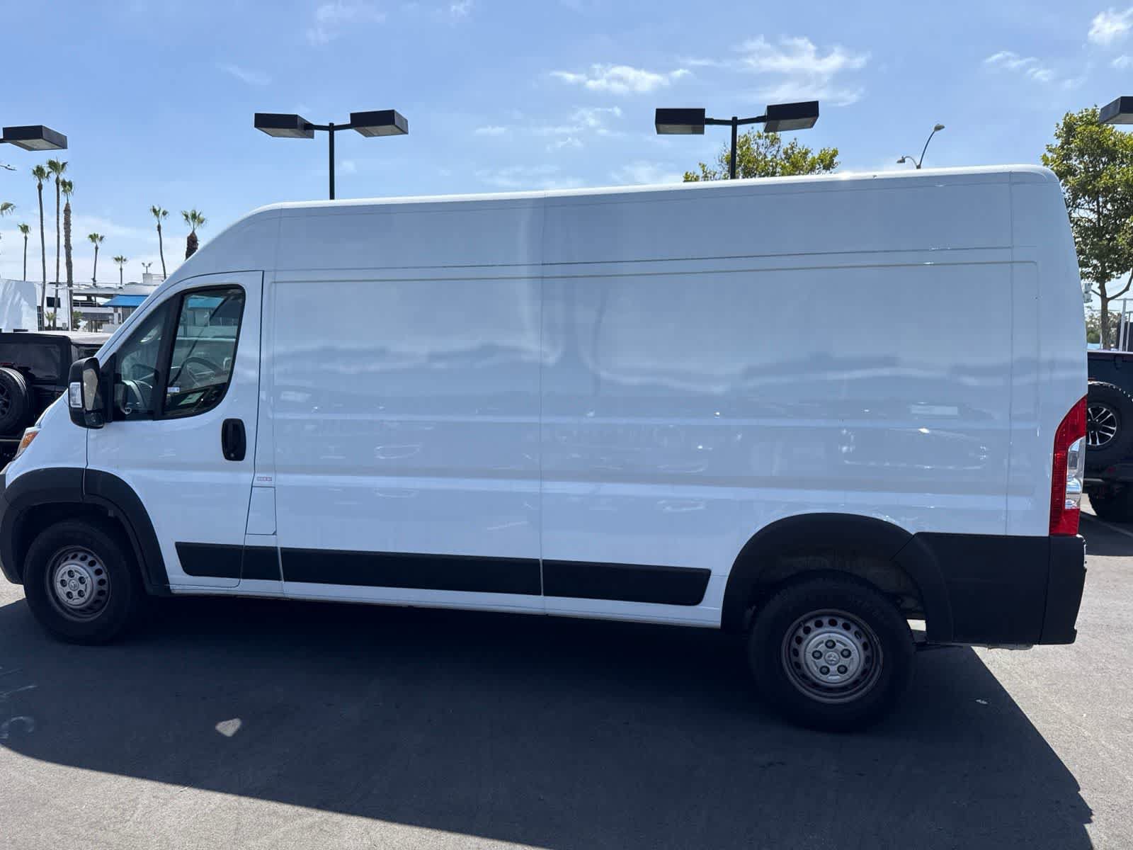 Used 2024 RAM ProMaster 2500 w/ Convenience Group FWD image 18