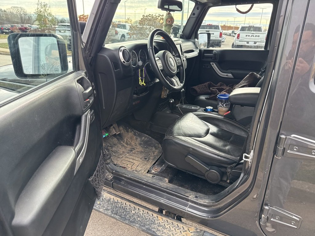 Used 2014 Jeep Wrangler Unlimited Sahara w/ Connectivity Group image 8