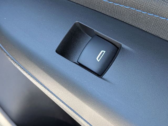 Used 2025 Buick Envista Sport Touring w/ Convenience I Package FWD image 36