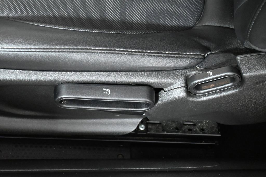 Used 2020 MINI Cooper 2-Door Hardtop image 28