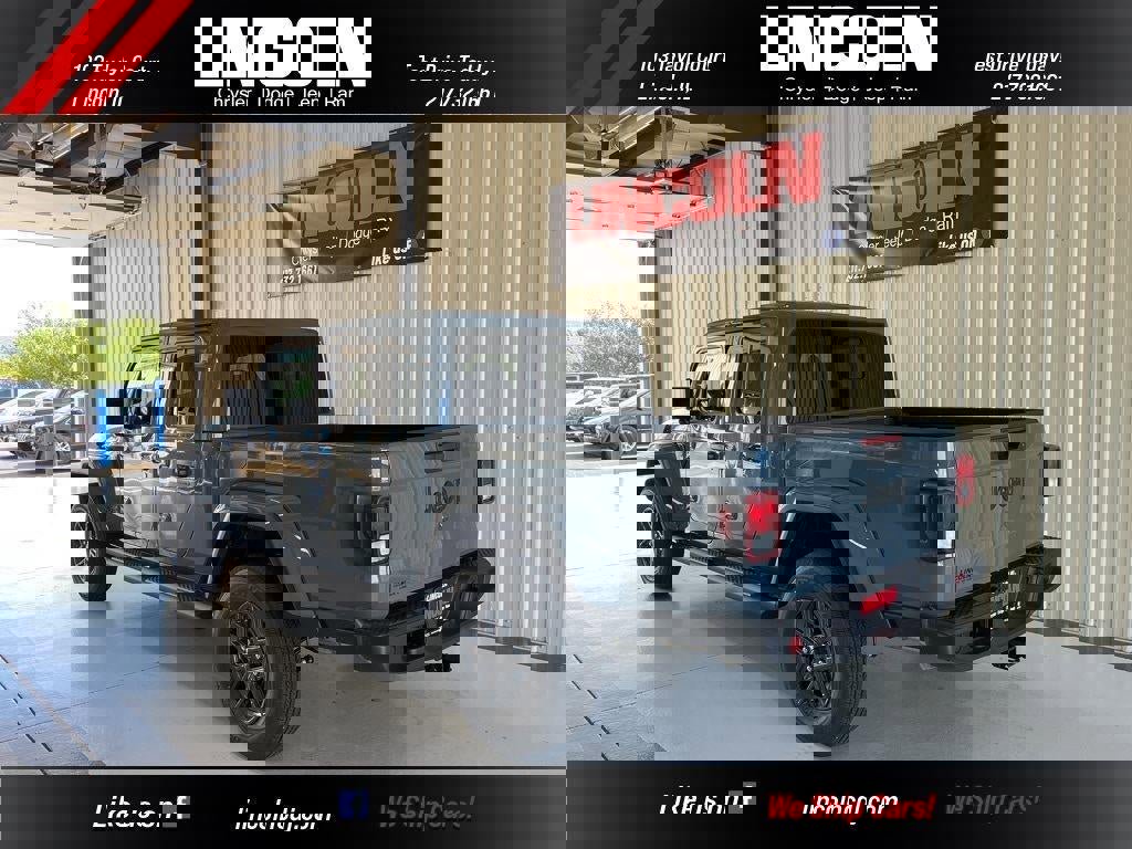 New 2025 Jeep Gladiator Sport image 4