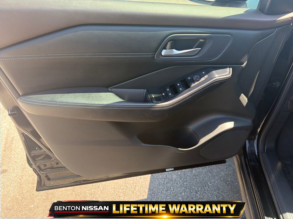 Used 2023 Nissan Rogue SV w/ SV Premium B Package AWD/4WD image 11