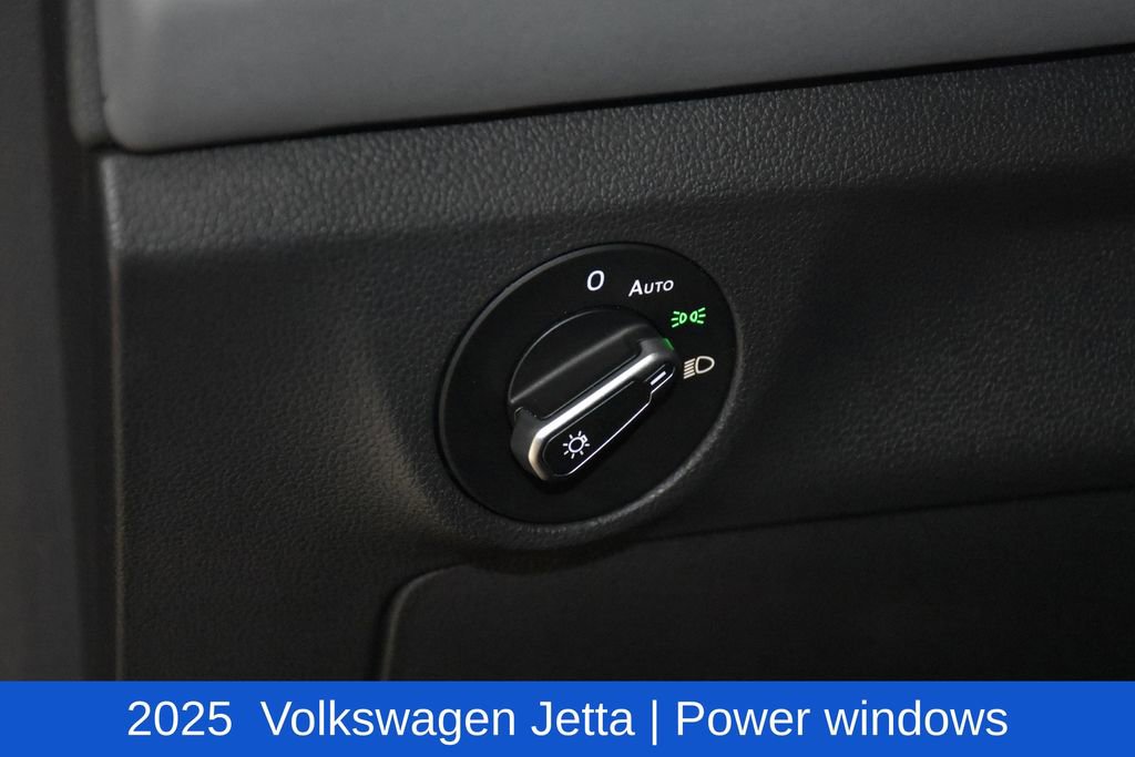 Used 2025 Volkswagen Jetta SE image 9