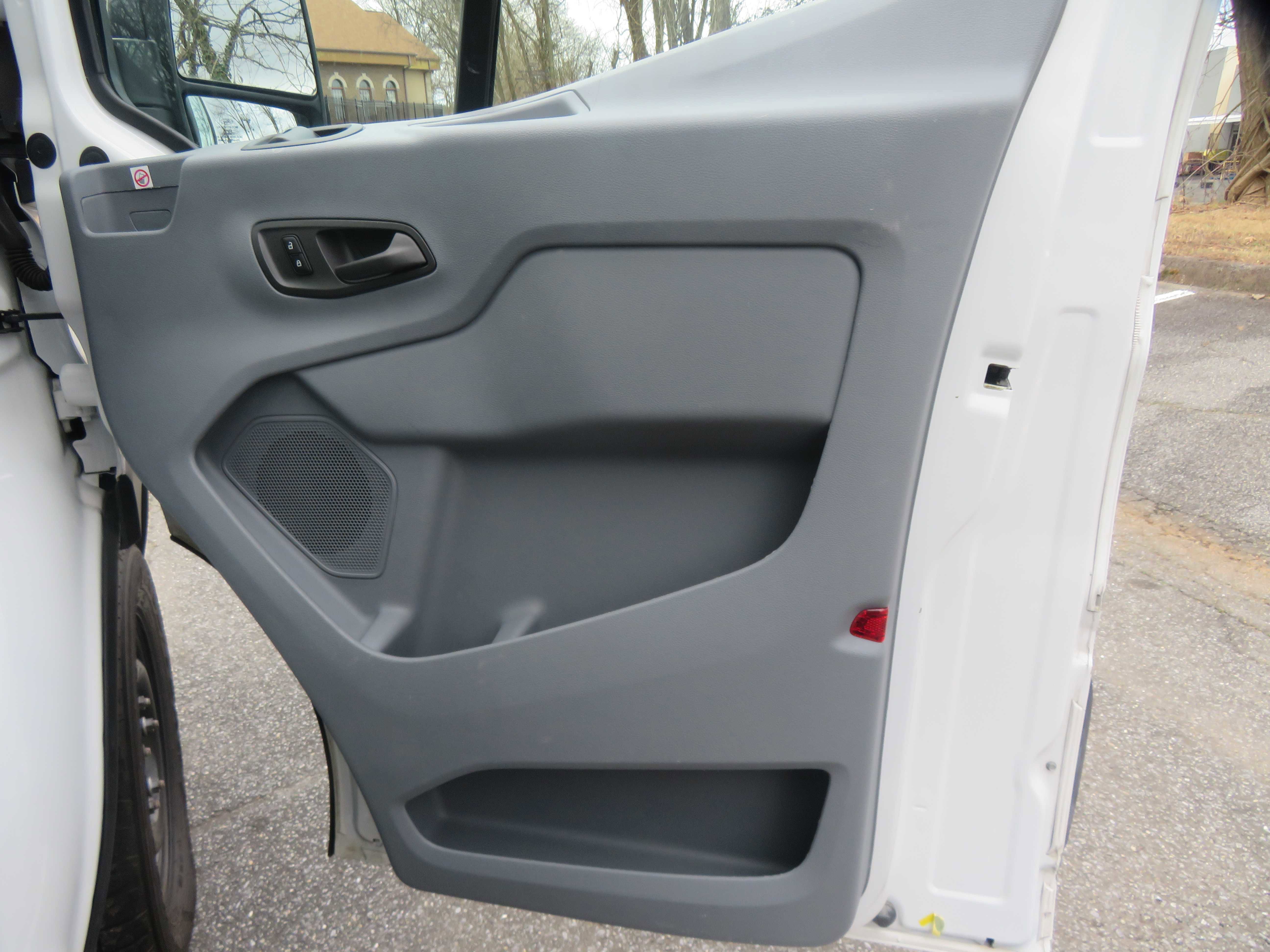 Used 2019 Ford Transit 150 XLT image 35