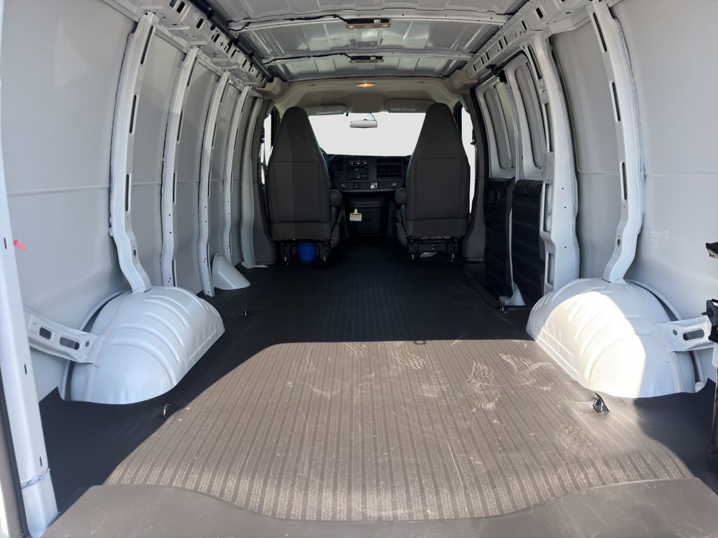 New 2026 Chevrolet Express 2500 w/ Driver Convenience Package RWD image 20