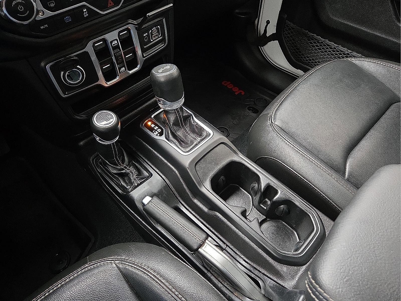 Used 2022 Jeep Wrangler Unlimited Sahara w/ Cold Weather Group image 25