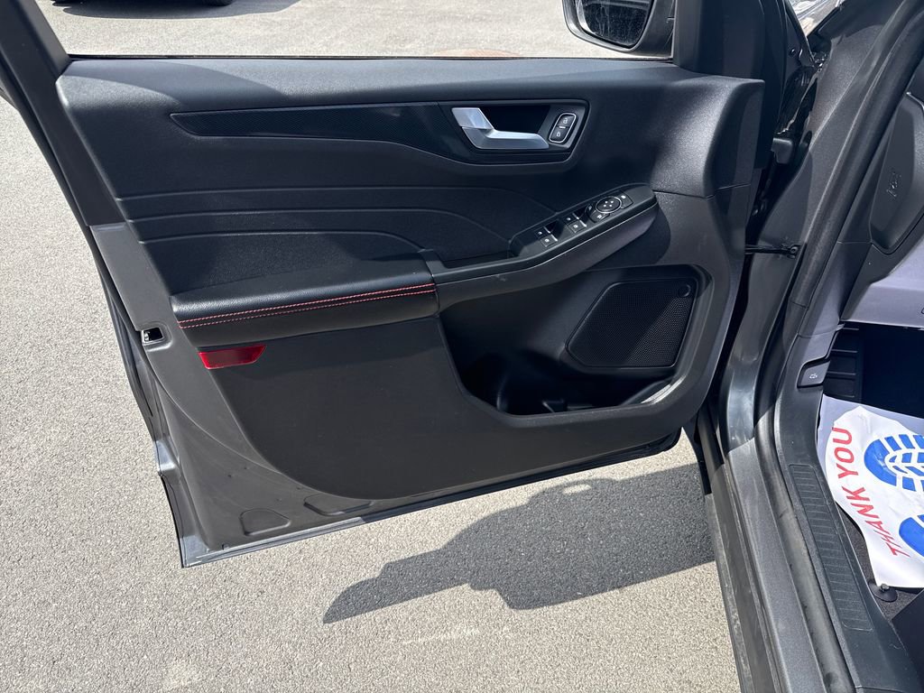 Used 2025 Ford Escape ST-Line AWD/4WD image 23