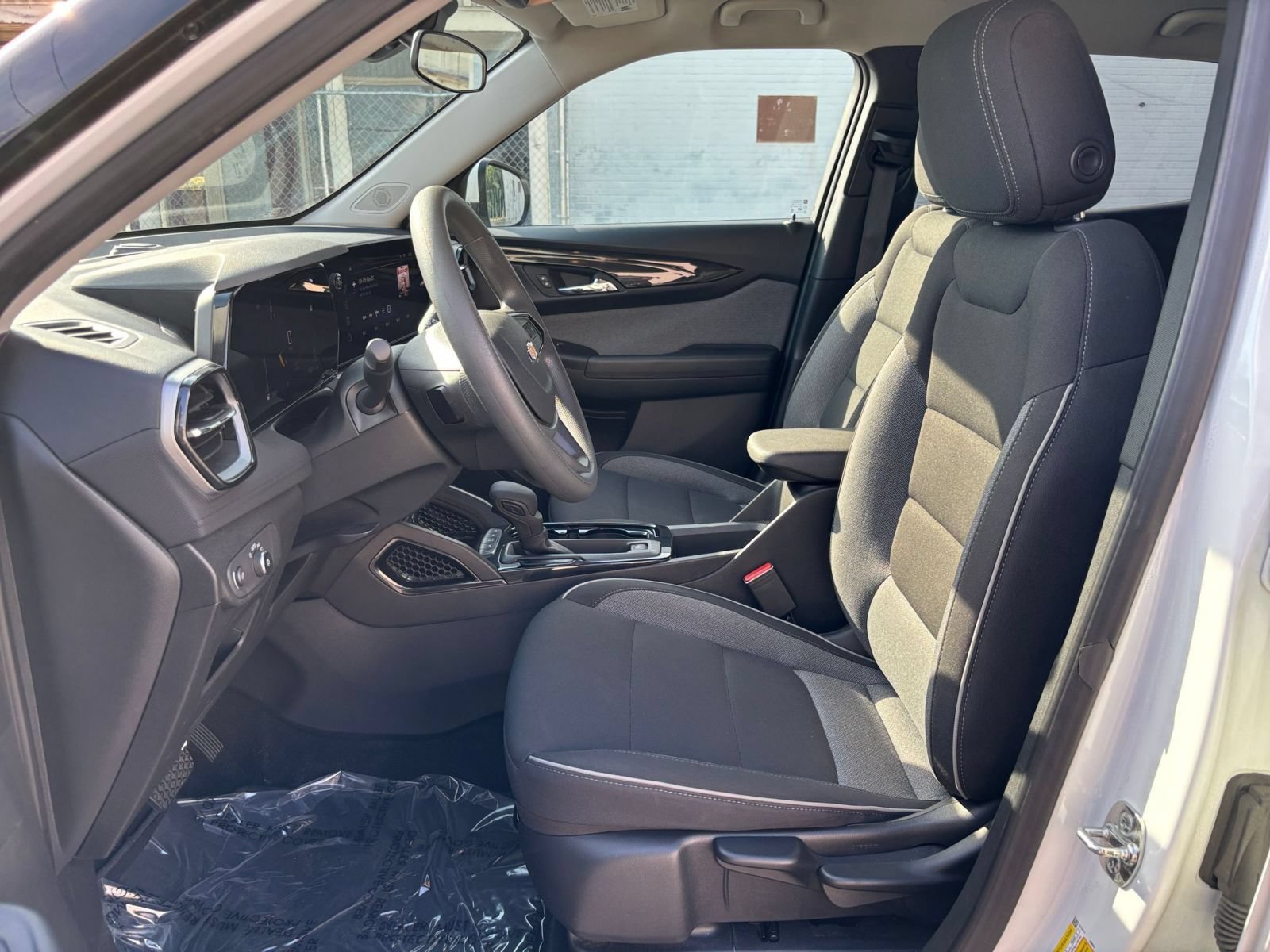 Used 2025 Chevrolet TrailBlazer LT FWD image 21
