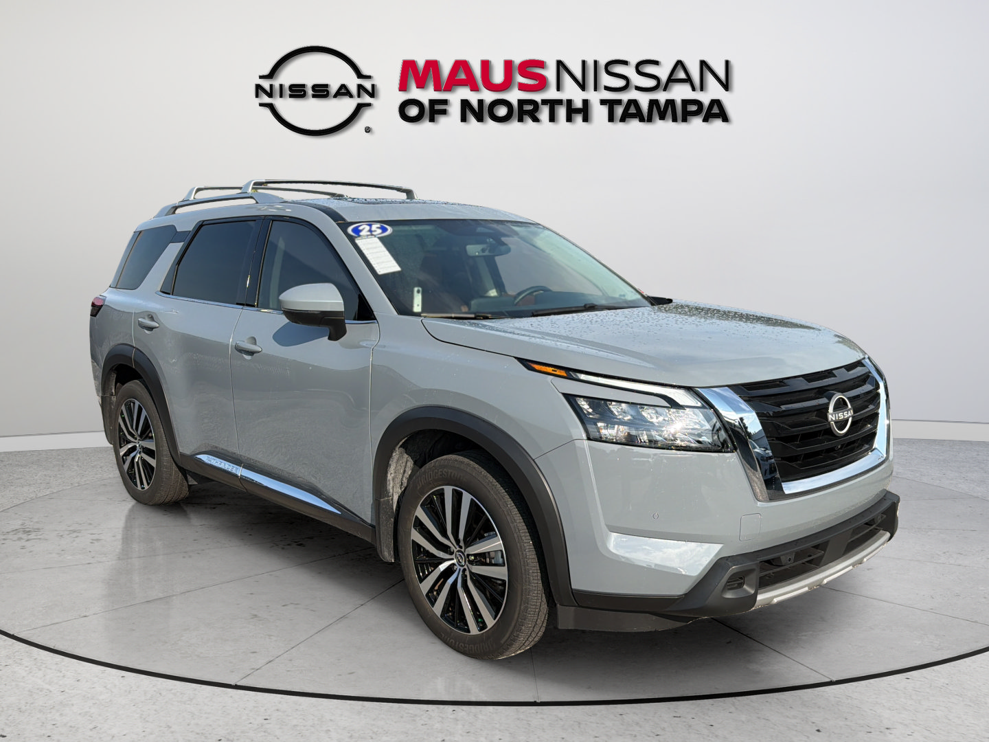 Certified 2025 Nissan Pathfinder Platinum w/ Cargo Package FWD image 1