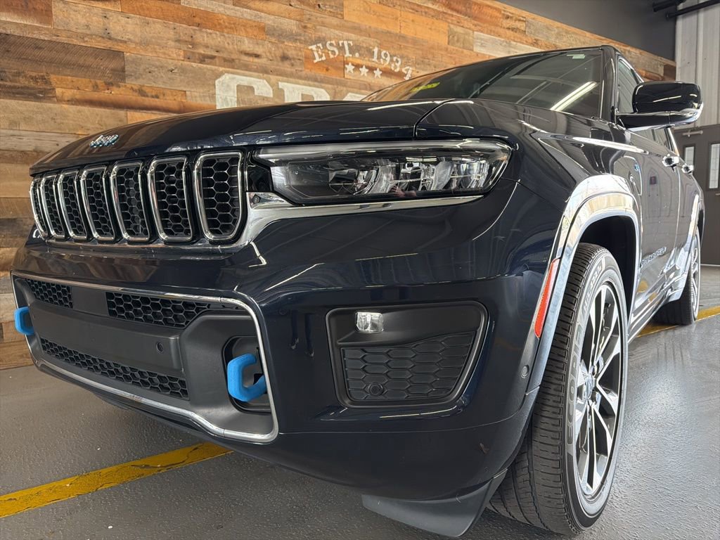 Used 2022 Jeep Grand Cherokee Overland w/ Luxury Tech Group IV image 8