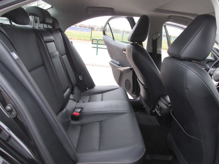 Used 2020 Lexus IS 300 AWD w/ Premium Package image 76