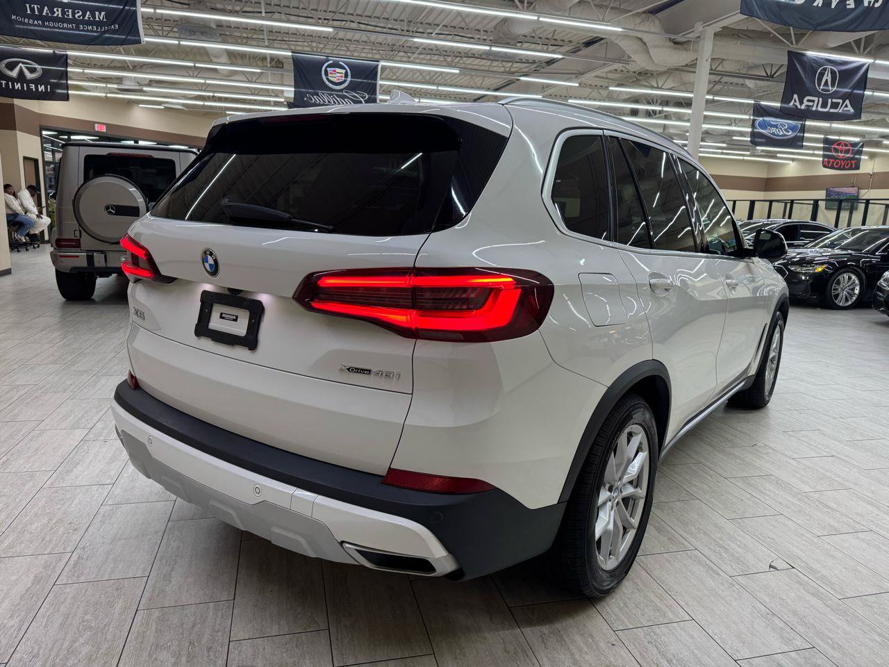 Used 2022 BMW X5 xDrive40i AWD/4WD image 7