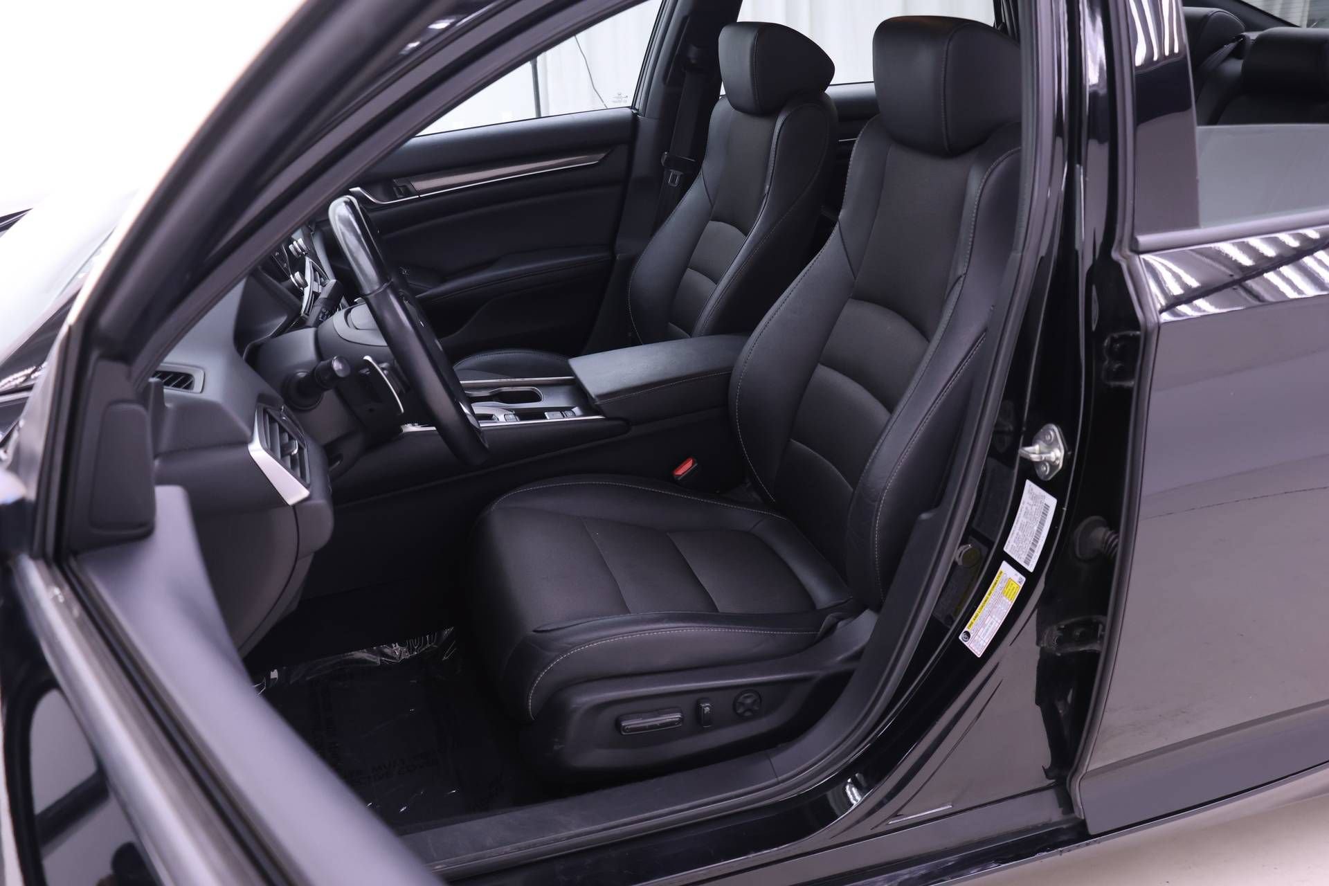 Used 2019 Honda Accord Sport image 4