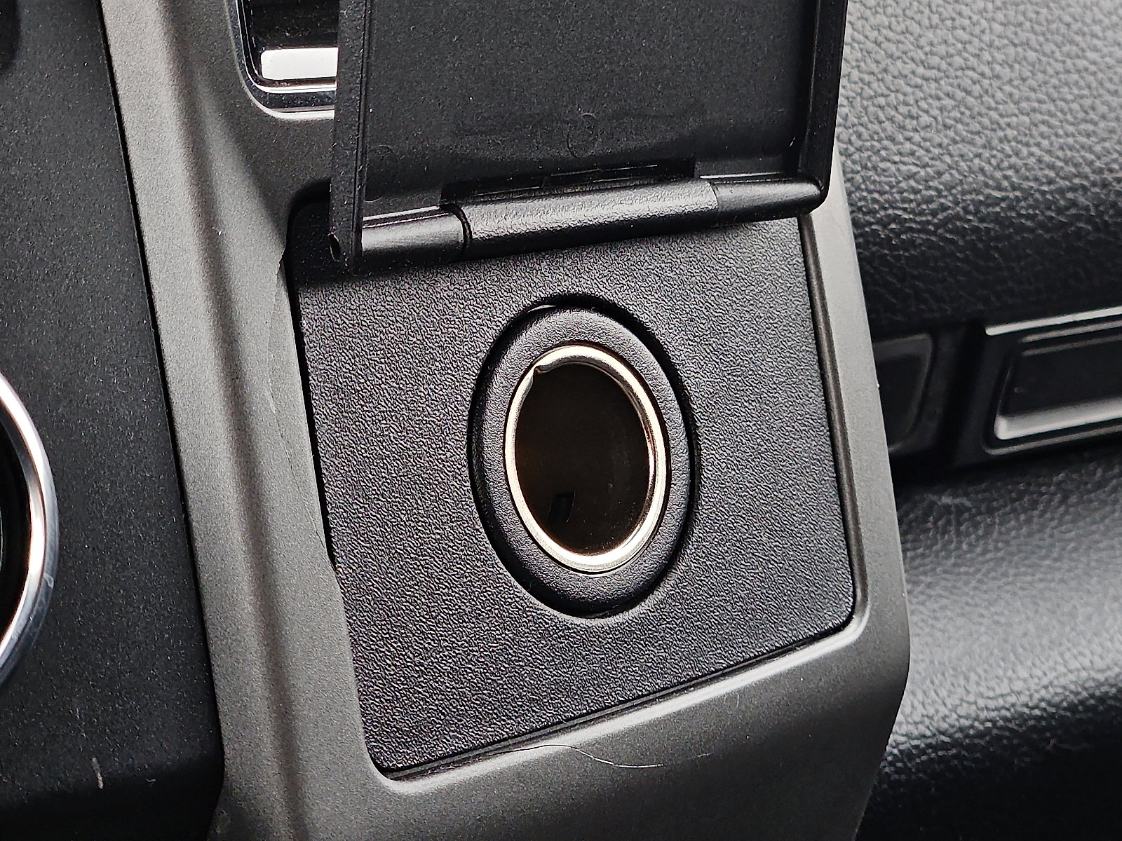 Used 2020 Ford Expedition XLT image 24