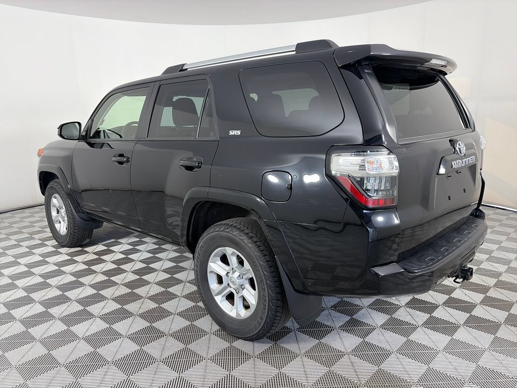 Used 2022 Toyota 4Runner SR5 AWD/4WD image 5