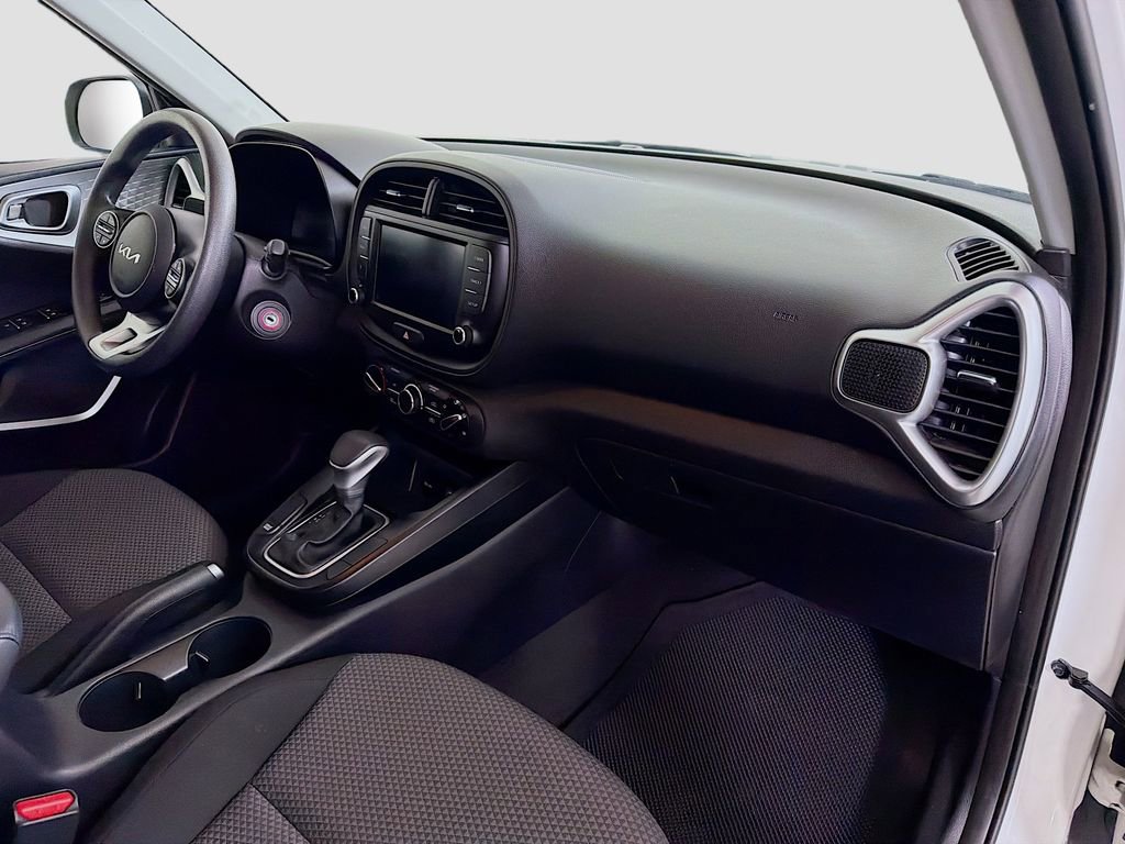 Used 2024 Kia Soul LX w/ Option Group 015 image 28