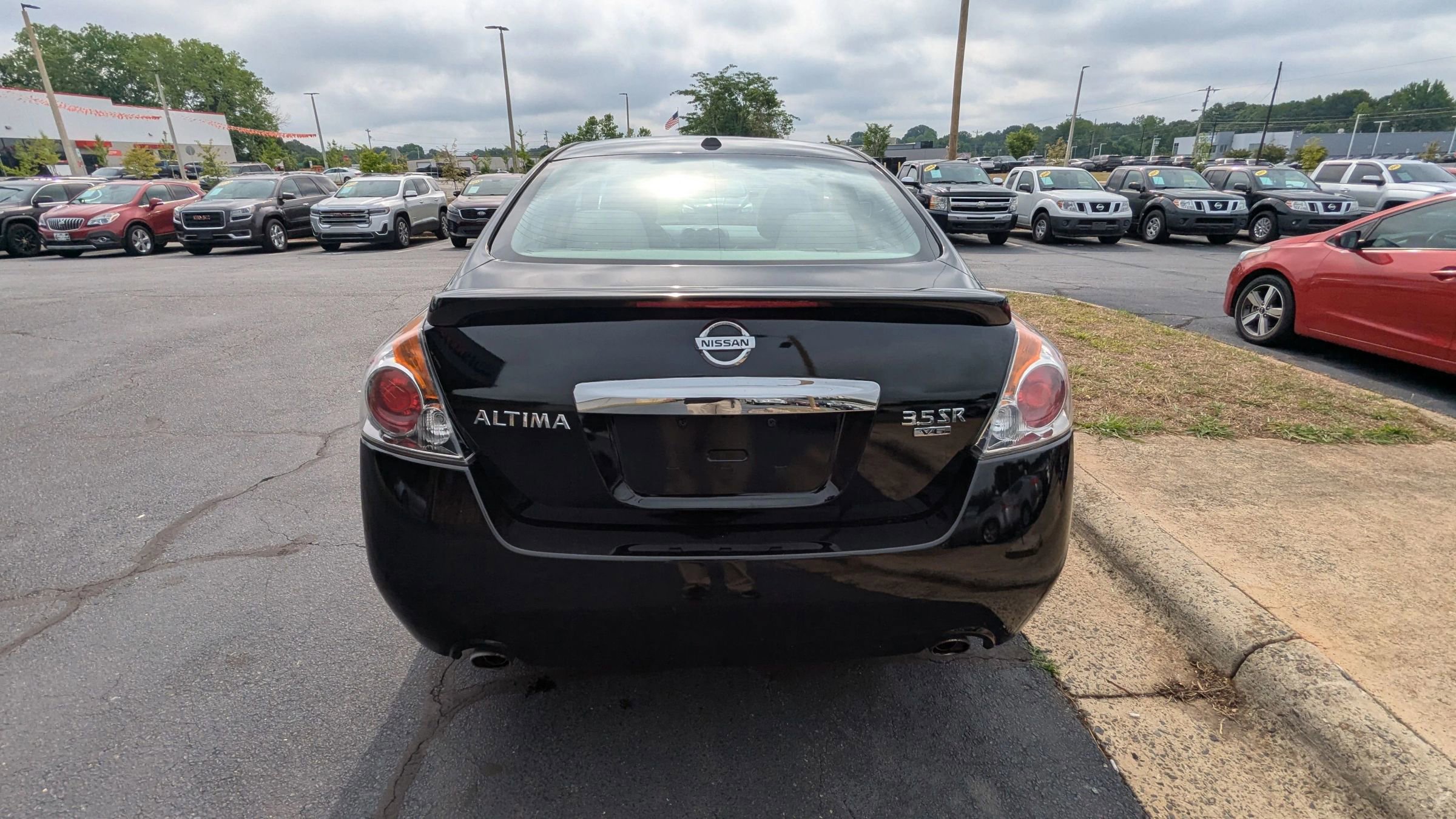 Used 2012 Nissan Altima 3.5 SR w/ Sport Pkg FWD image 6