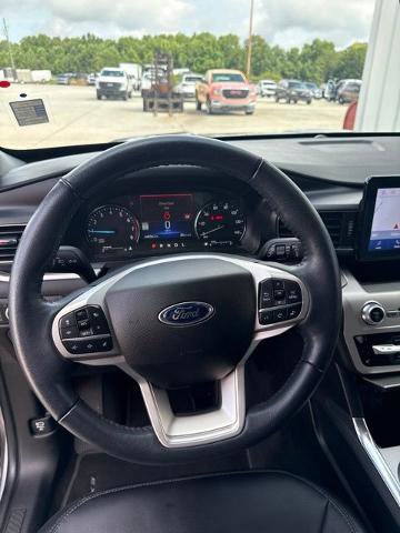 Certified 2022 Ford Explorer XLT w/ Equipment Group 202A RWD image 31