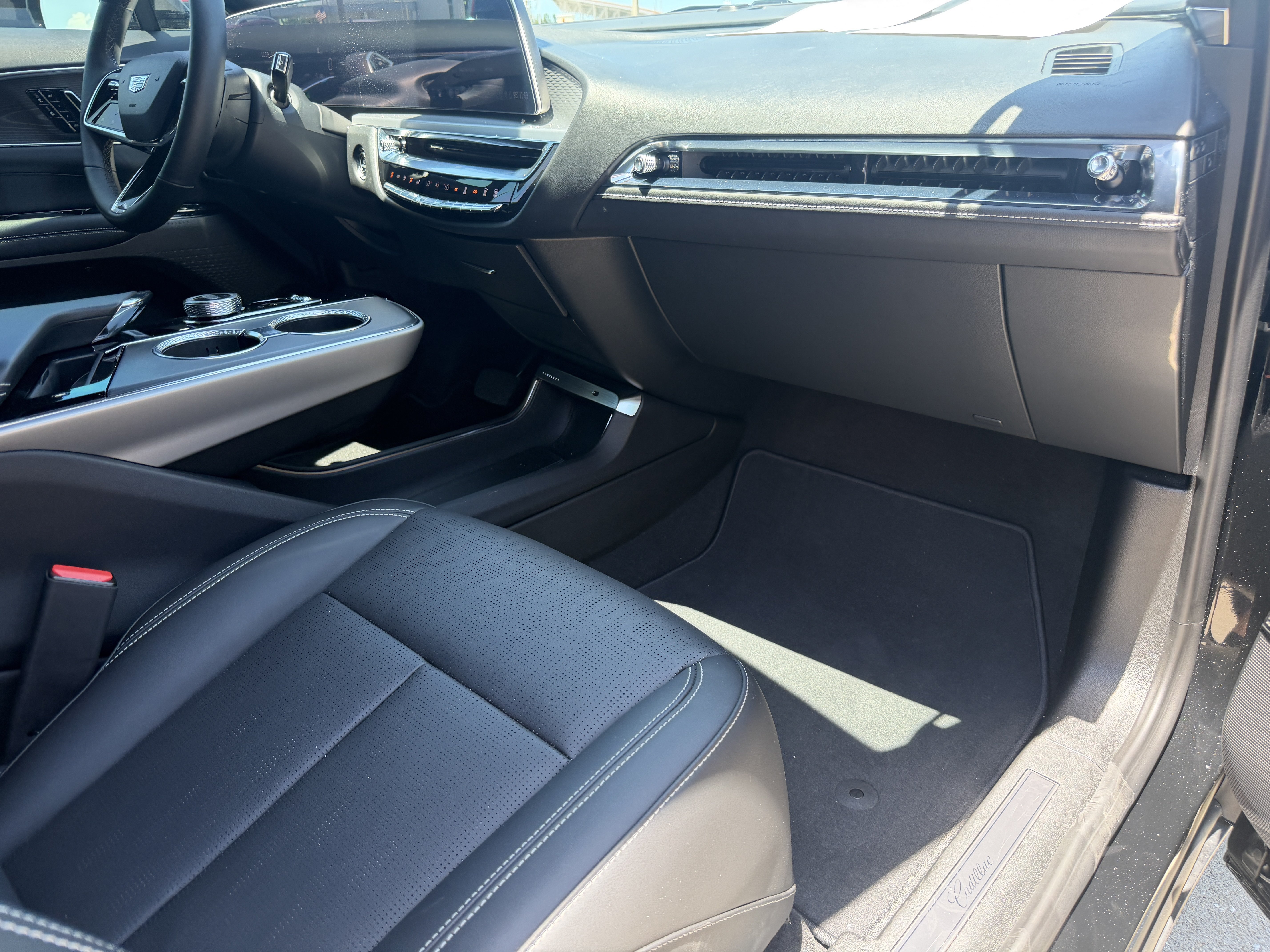 Certified 2024 Cadillac Lyriq Sport AWD/4WD image 12