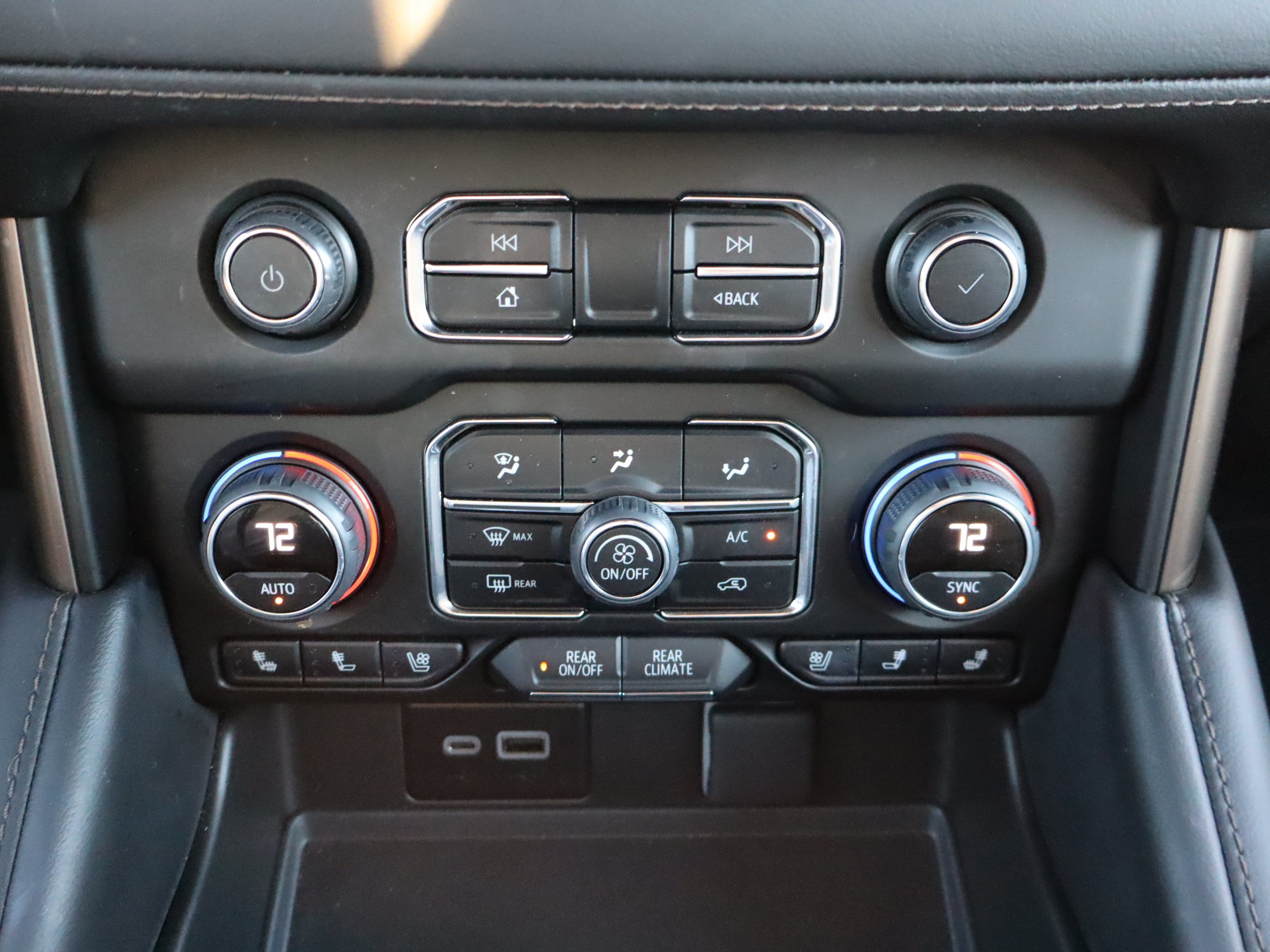 Used 2024 Chevrolet Tahoe High Country RWD image 29