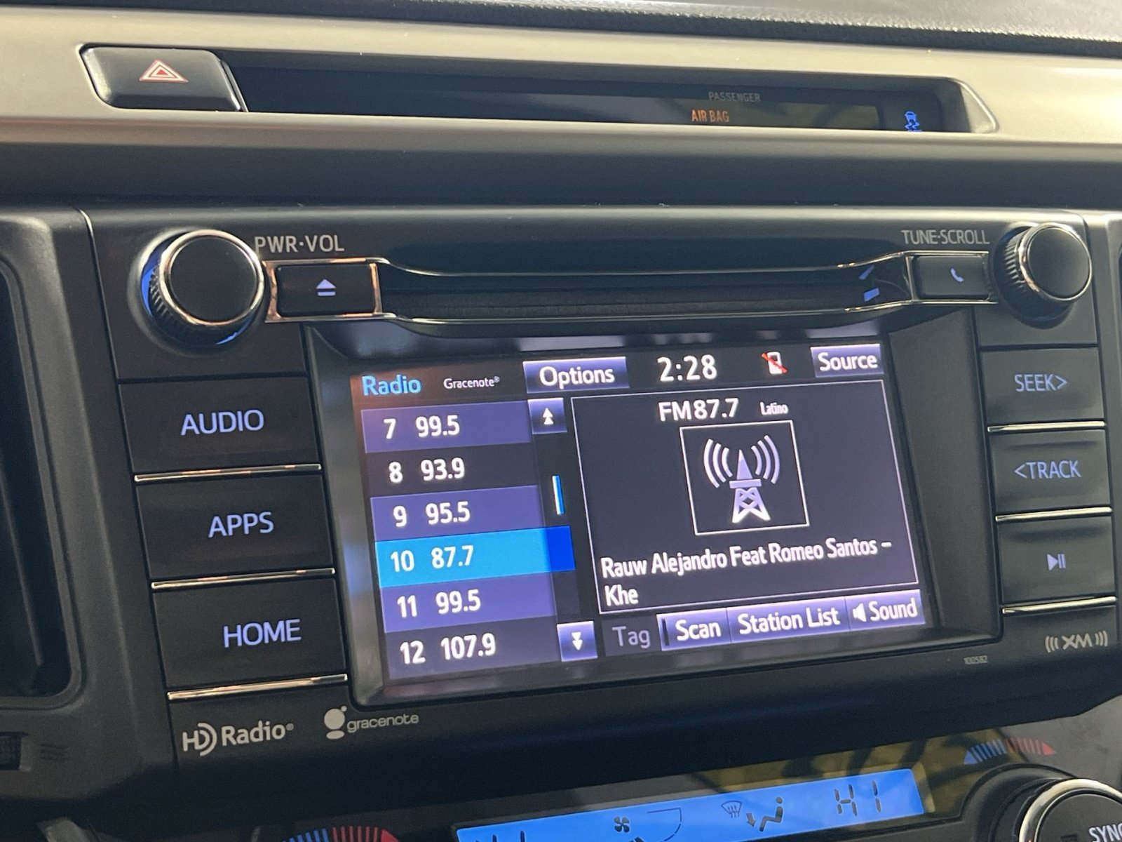 Used 2016 Toyota RAV4 XLE AWD/4WD image 18