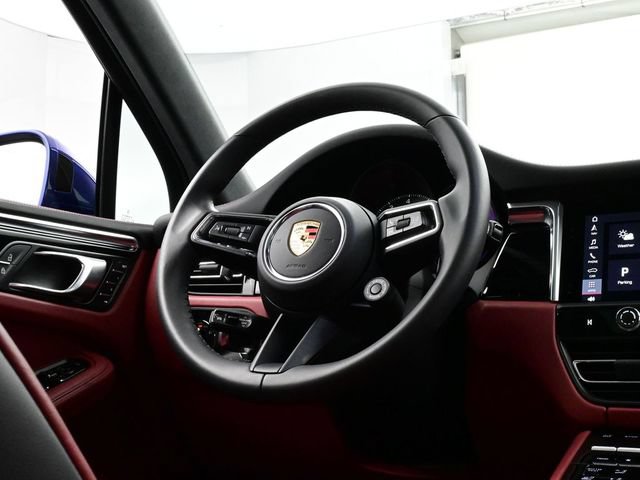Certified 2025 Porsche Macan S AWD/4WD image 21